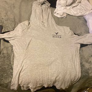 American eagle white sweatshirt